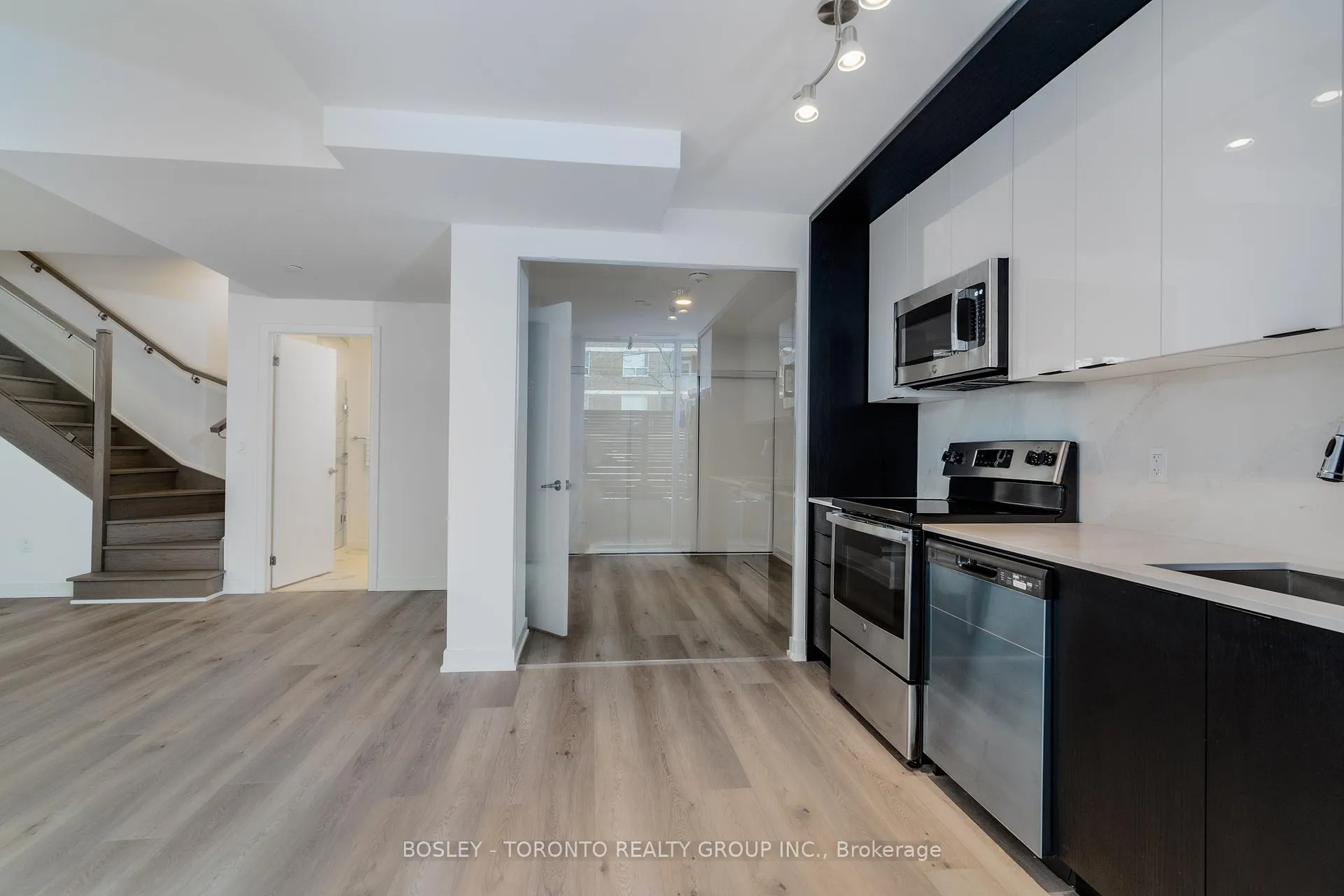 Photo 7 of Unit 106, 3 Cardiff Road, Toronto, Mount Pleasant East — HOMEH
