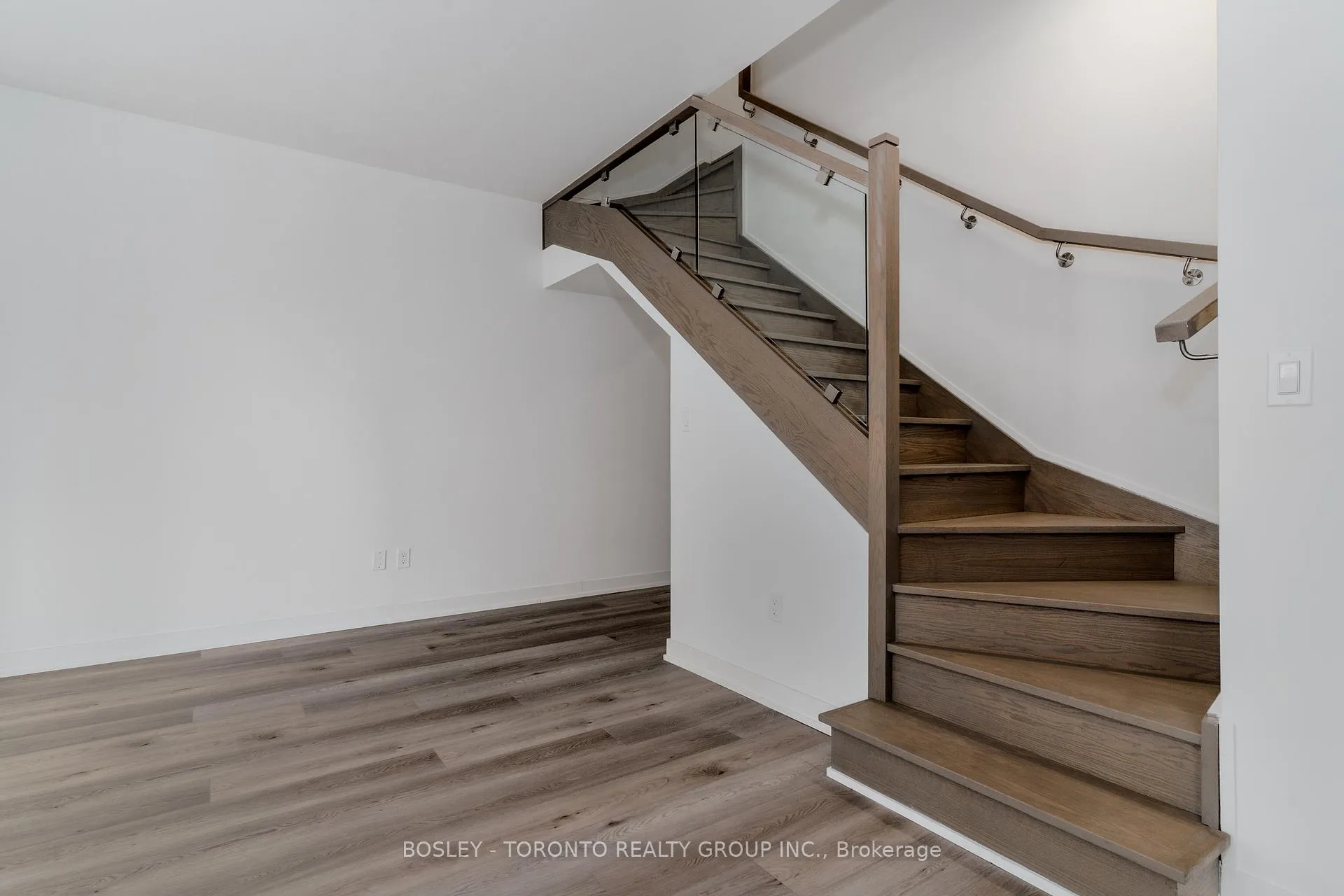 Photo 14 of Unit 106, 3 Cardiff Road, Toronto, Mount Pleasant East — HOMEH