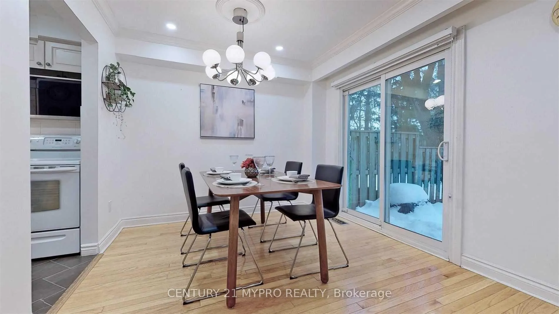 Photo 4 of 58 Knightsbridge Way, Markham, Markham Village — HOMEH