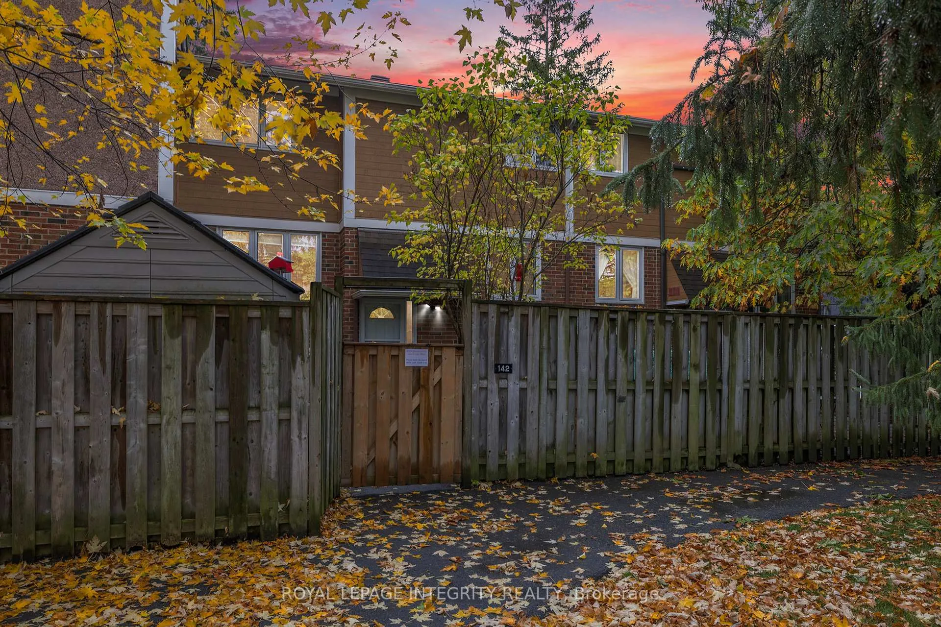 Photo 2 of 142 Salter Crescent, Ottawa, Kanata - Beaverbrook — HOMEH