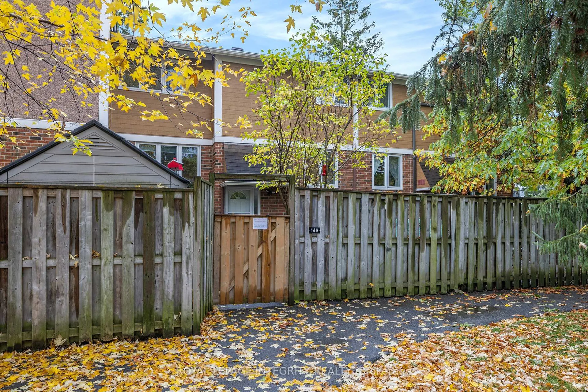 Photo 3 of 142 Salter Crescent, Ottawa, Kanata - Beaverbrook — HOMEH