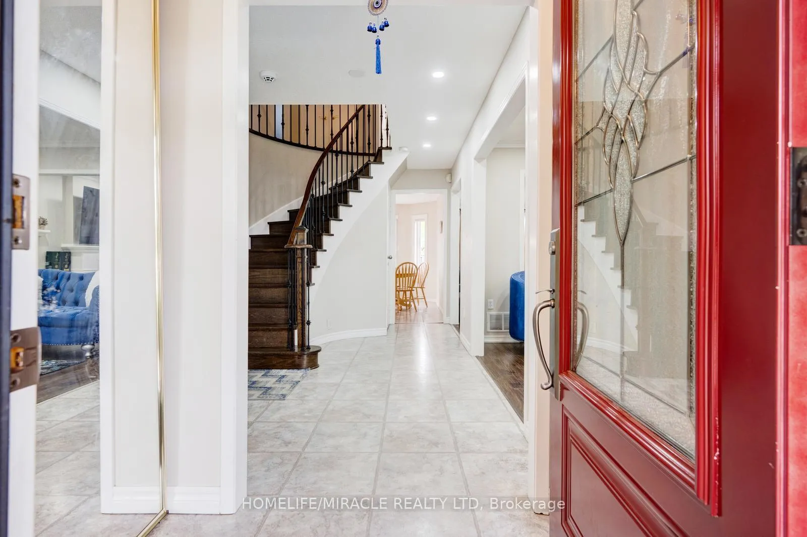 Photo 4 of 309 Conestoga Drive, Brampton, Heart Lake West — HOMEH