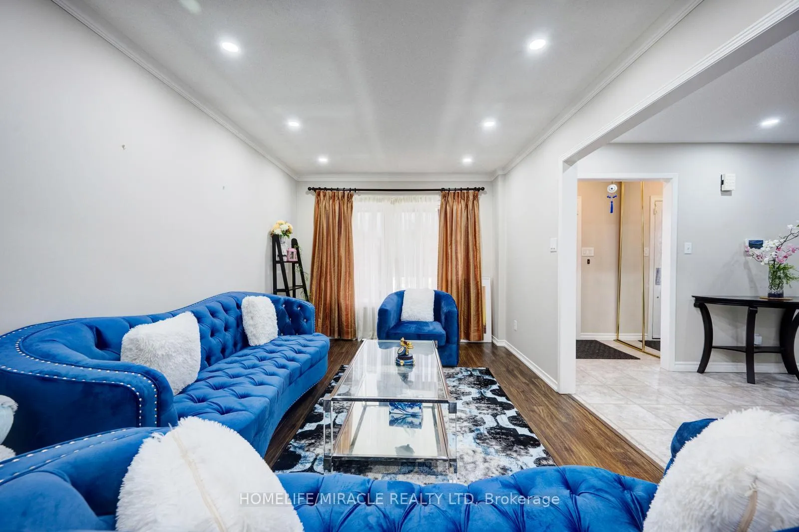 Photo 8 of 309 Conestoga Drive, Brampton, Heart Lake West — HOMEH