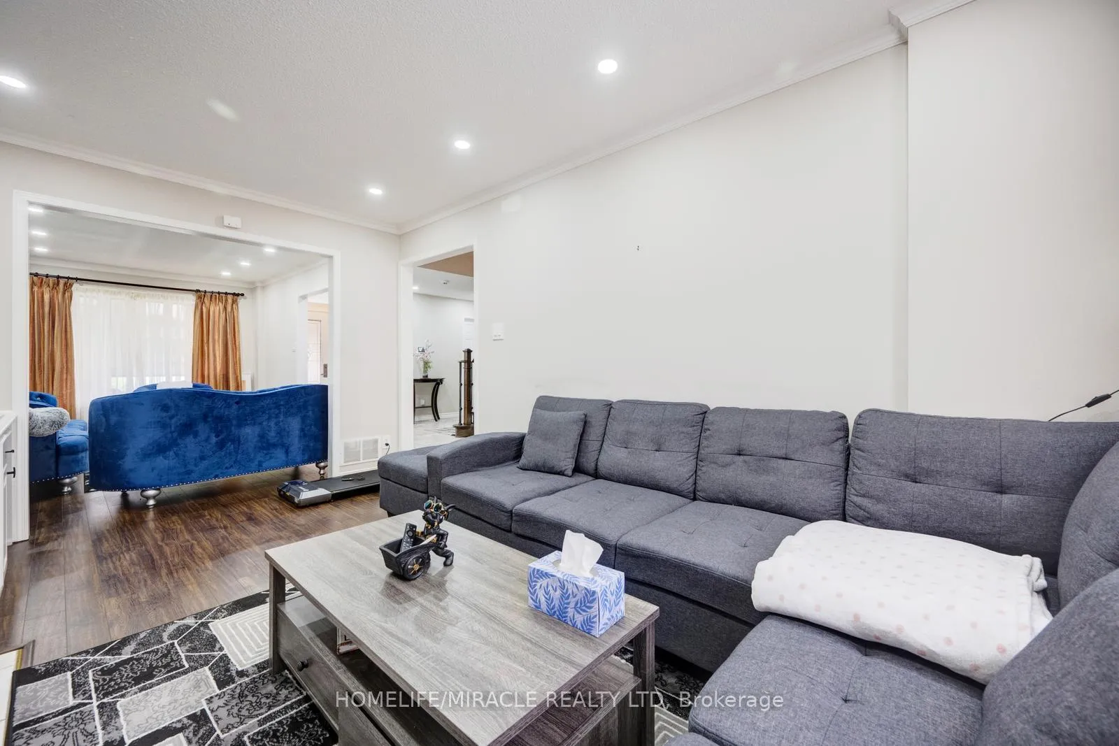 Photo 10 of 309 Conestoga Drive, Brampton, Heart Lake West — HOMEH