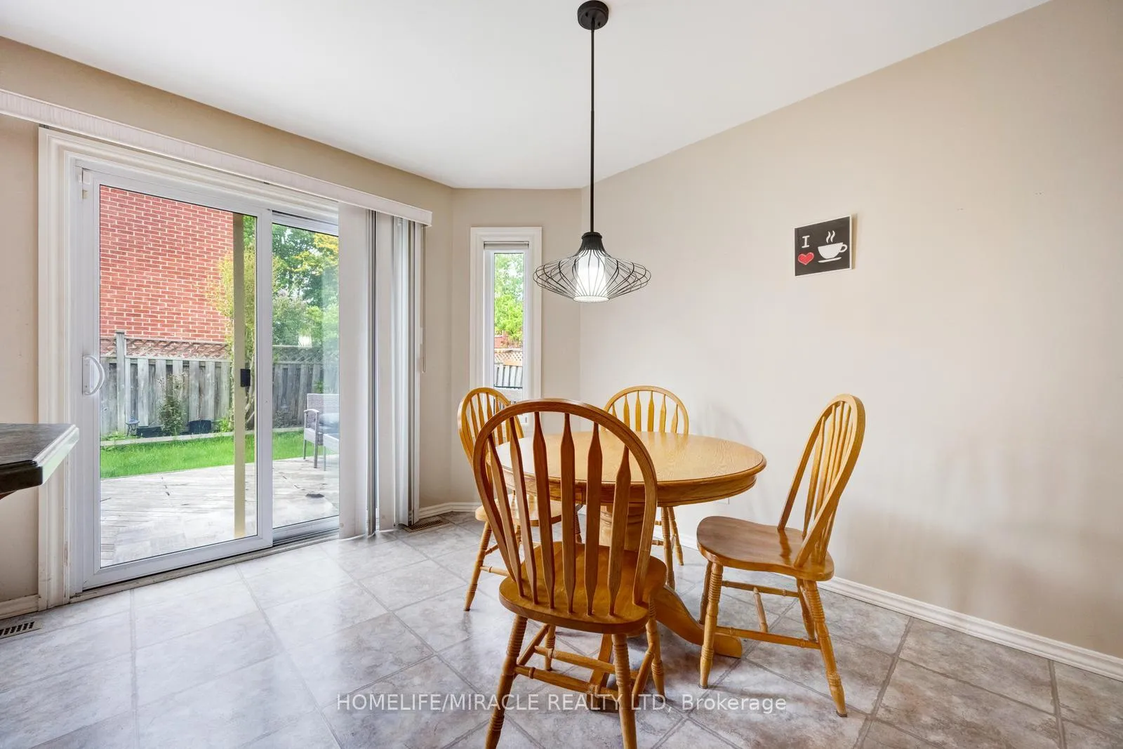 Photo 12 of 309 Conestoga Drive, Brampton, Heart Lake West — HOMEH