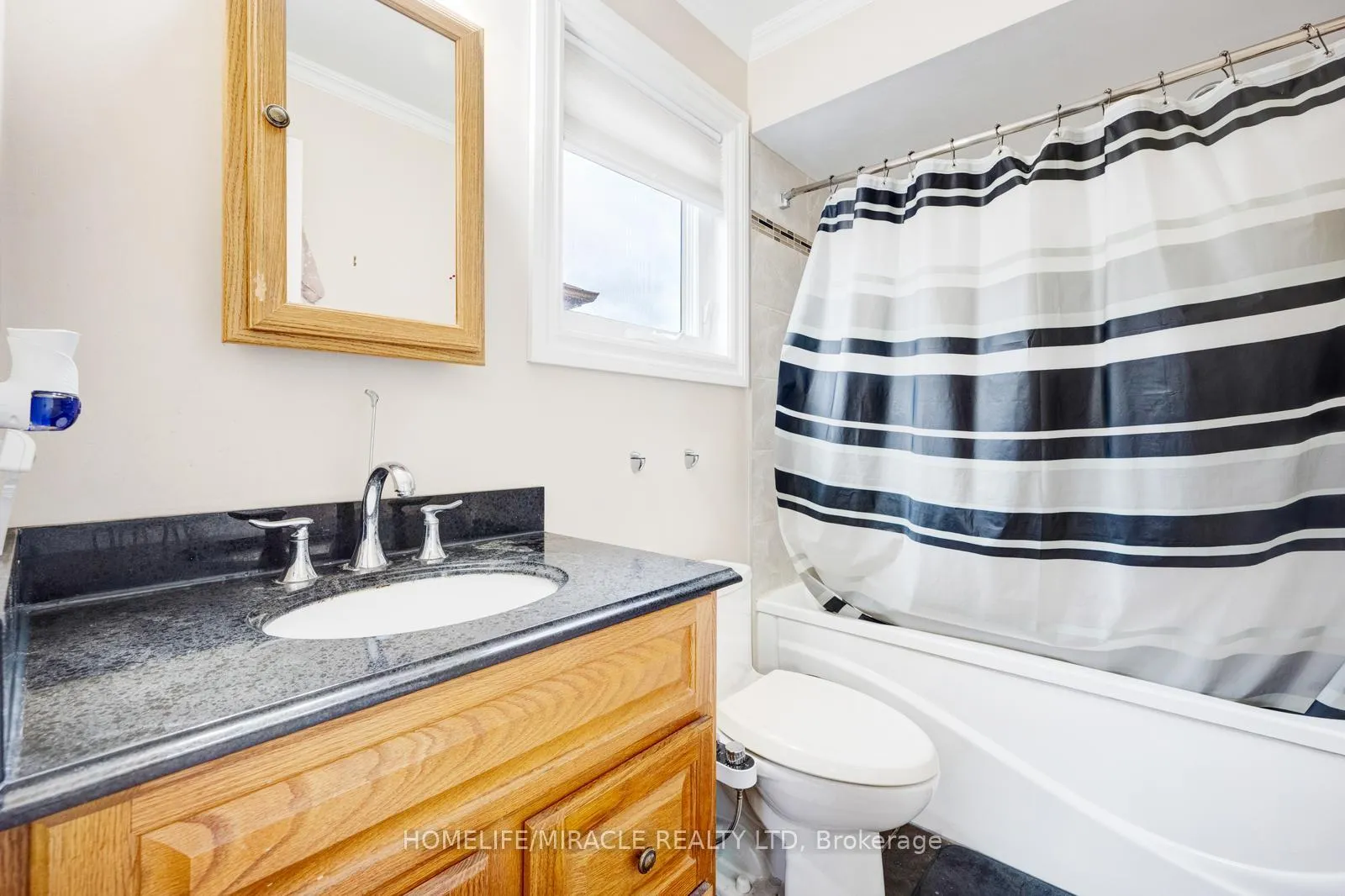Photo 27 of 309 Conestoga Drive, Brampton, Heart Lake West — HOMEH