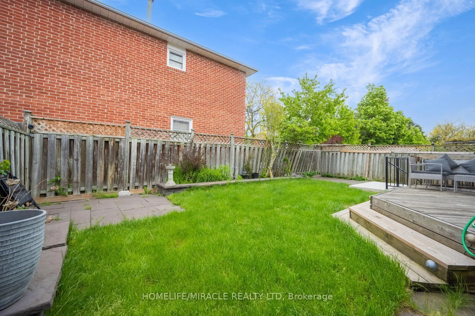 Photo 48 of 309 Conestoga Drive, Brampton, Heart Lake West — HOMEH