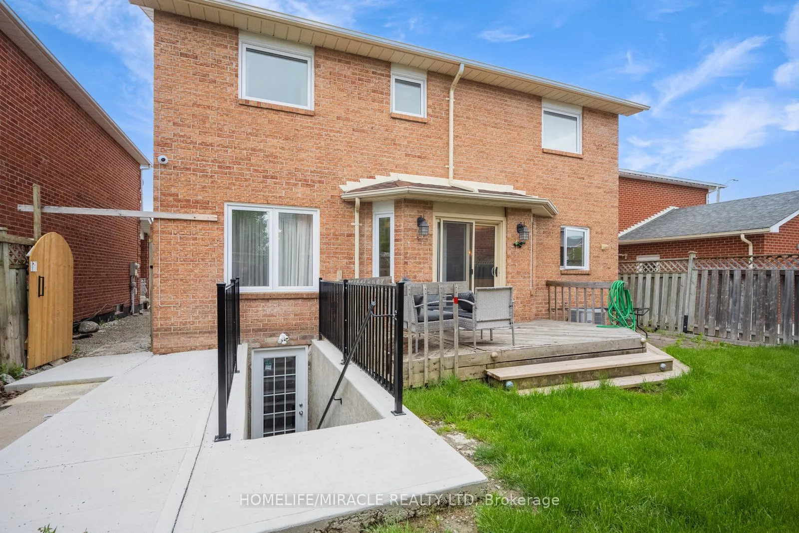 Photo 50 of 309 Conestoga Drive, Brampton, Heart Lake West — HOMEH