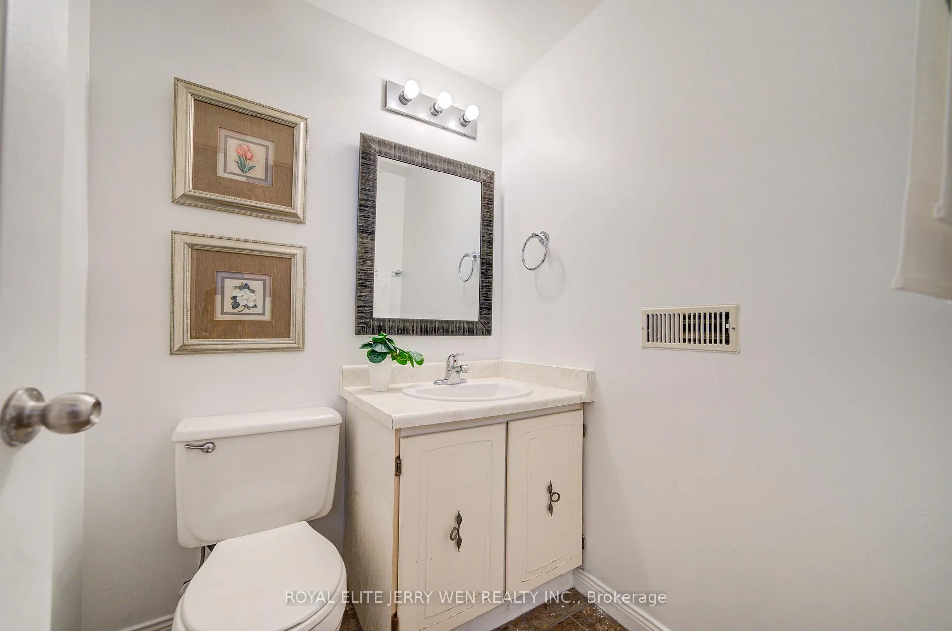 Photo 4 of 1402 Wilson Road N, Oshawa, Samac — HOMEH