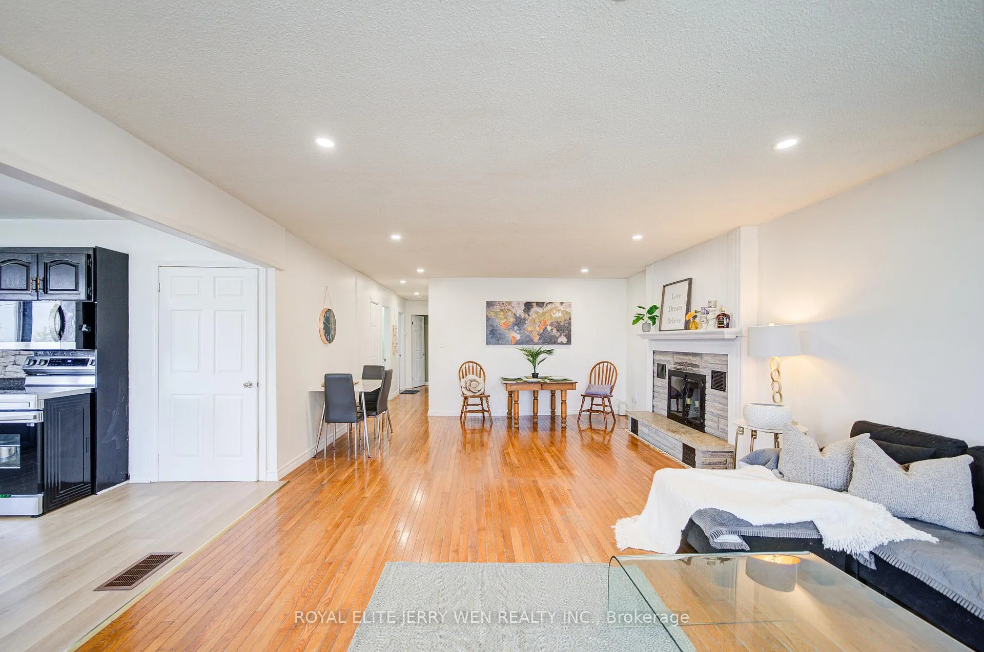 Photo 11 of 1402 Wilson Road N, Oshawa, Samac — HOMEH
