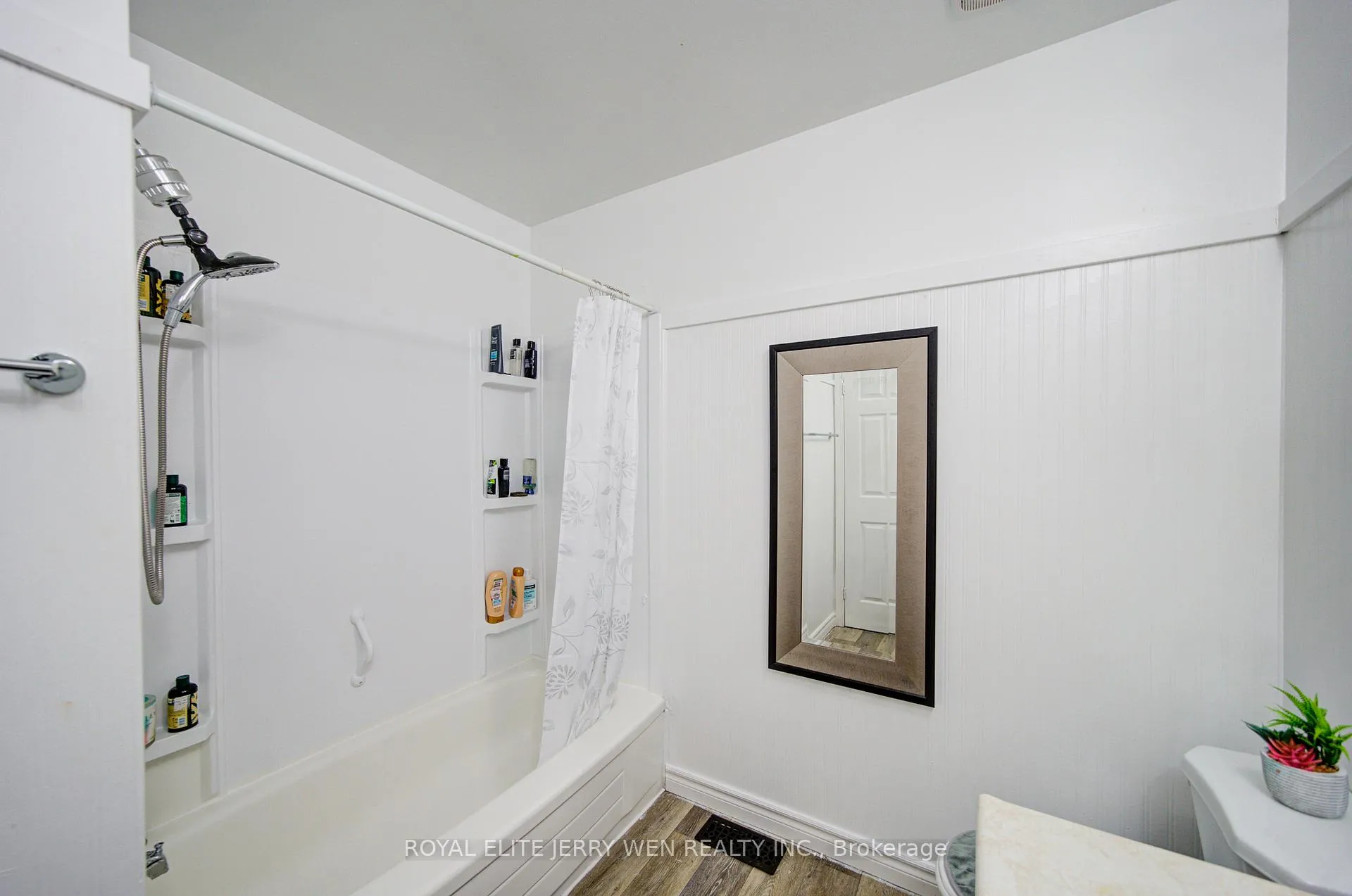 Photo 16 of 1402 Wilson Road N, Oshawa, Samac — HOMEH
