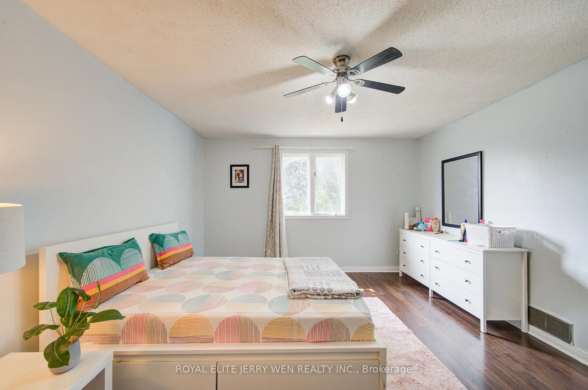 Photo 18 of 1402 Wilson Road N, Oshawa, Samac — HOMEH