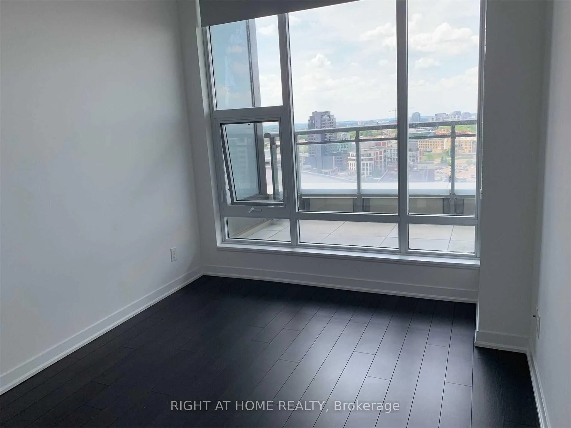 Photo 5 of Unit 1609, 85 Duke Street W, Kitchener, City Commercial Core — HOMEH