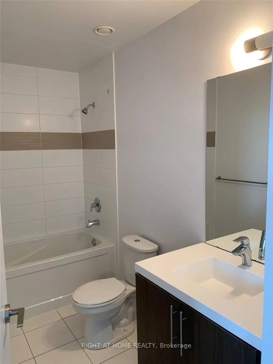 Photo 6 of Unit 1609, 85 Duke Street W, Kitchener, City Commercial Core — HOMEH