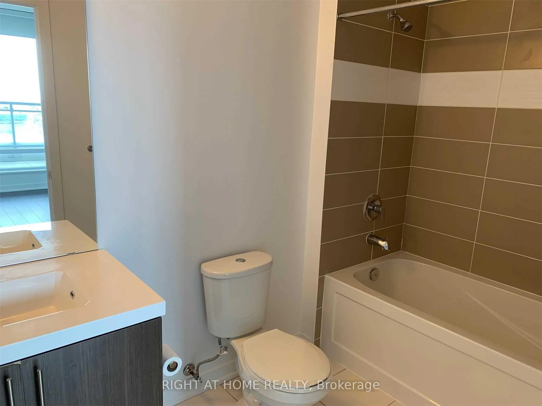 Photo 7 of Unit 1609, 85 Duke Street W, Kitchener, City Commercial Core — HOMEH