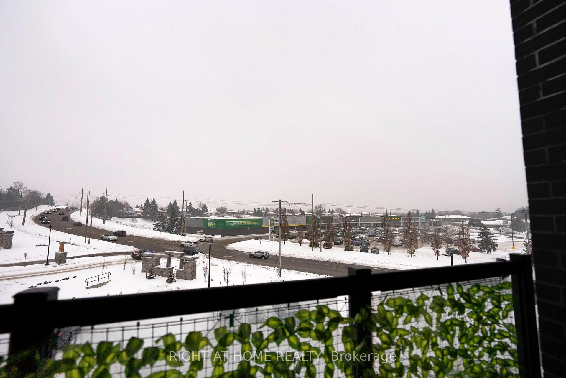 Photo 11 of Unit 302, 1000 Lackner Place E, Kitchener — HOMEH