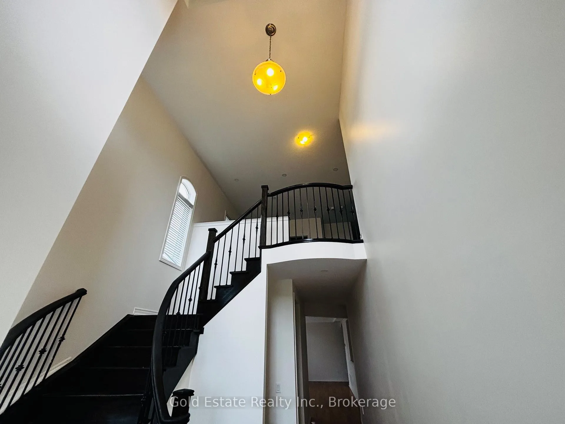 Photo 3 of Unit Upper Unit only, 247 Buick Boulevard, Brampton, Northwest Brampton — HOMEH