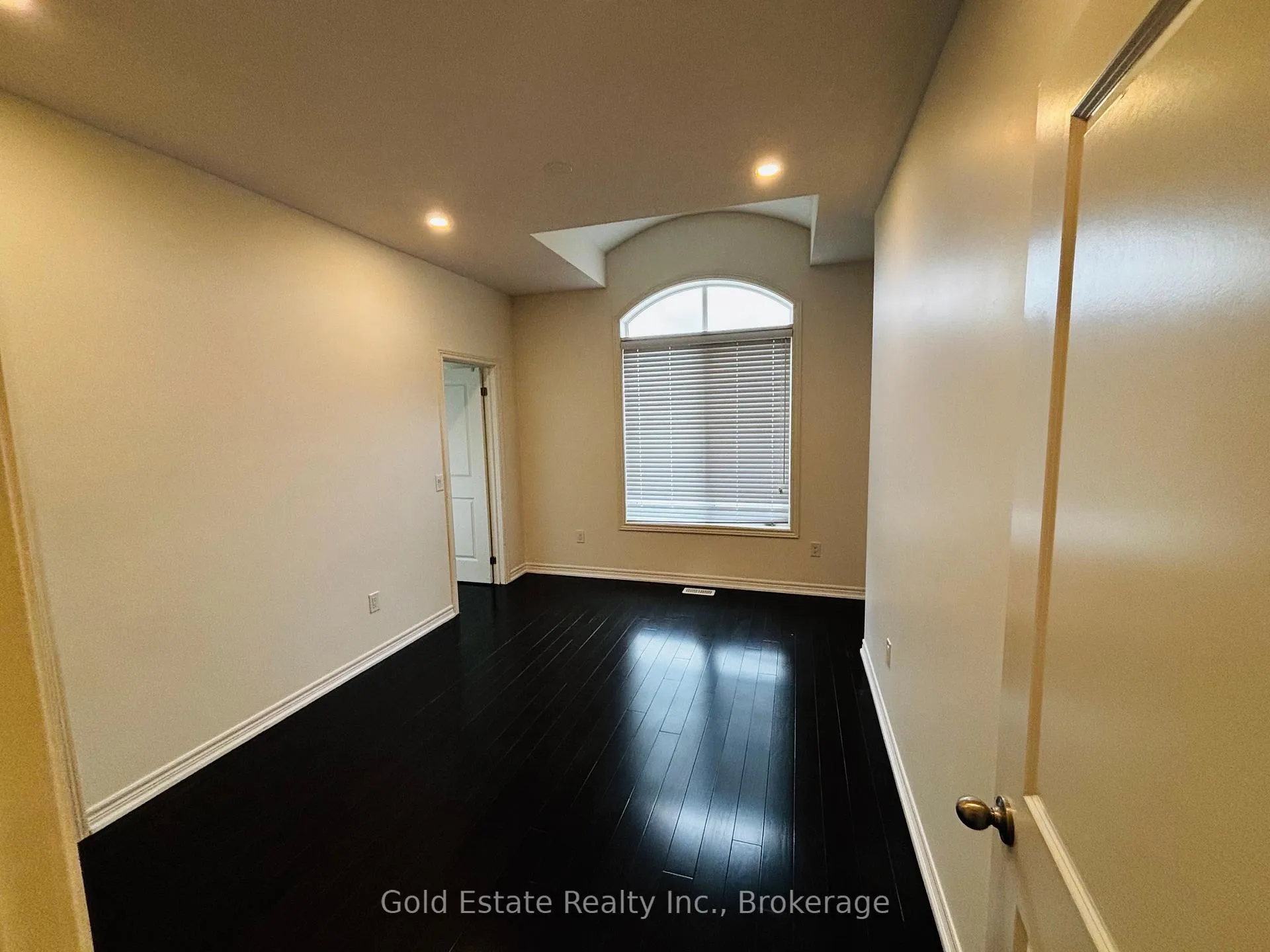 Photo 4 of Unit Upper Unit only, 247 Buick Boulevard, Brampton, Northwest Brampton — HOMEH