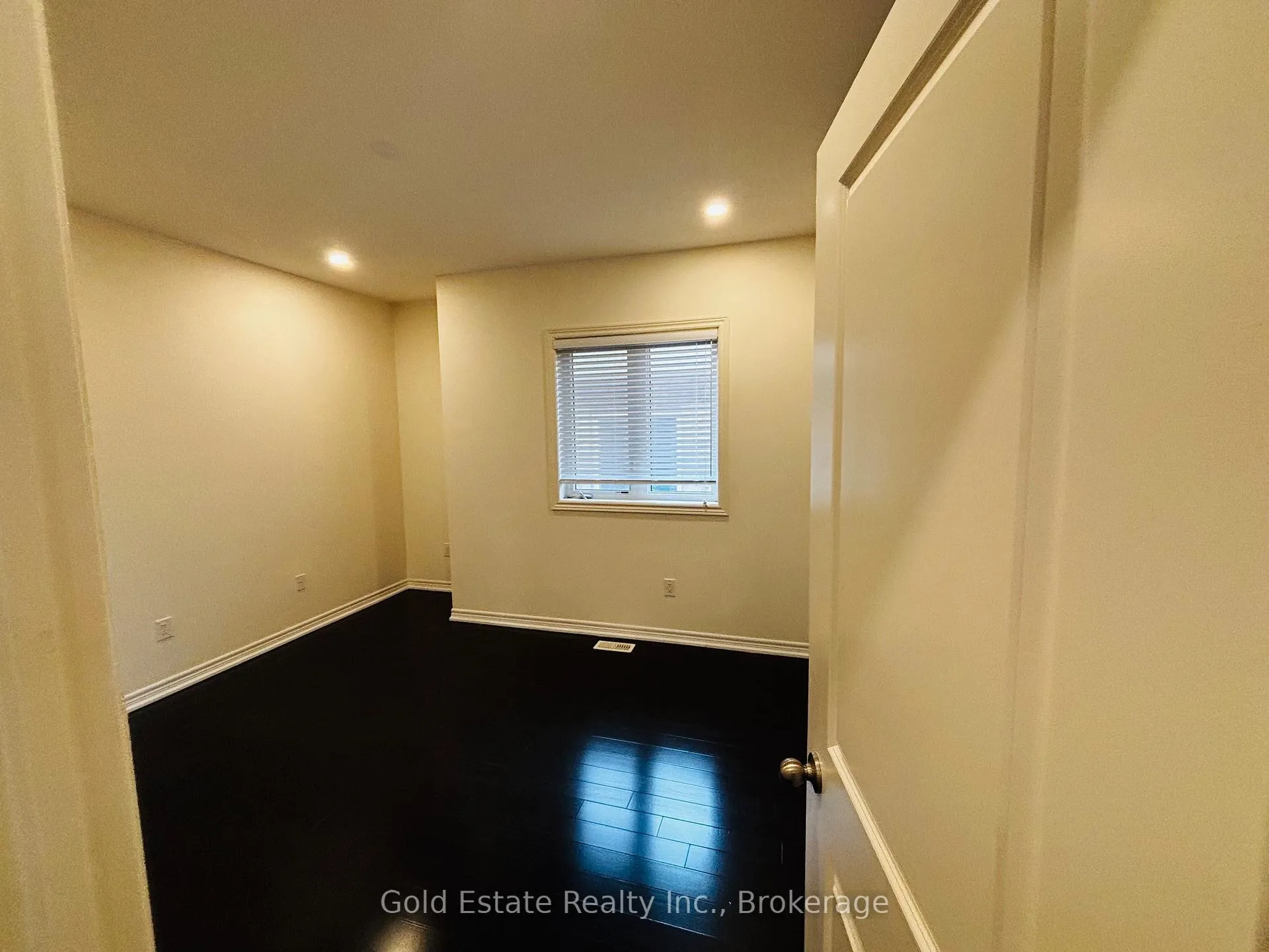 Photo 5 of Unit Upper Unit only, 247 Buick Boulevard, Brampton, Northwest Brampton — HOMEH