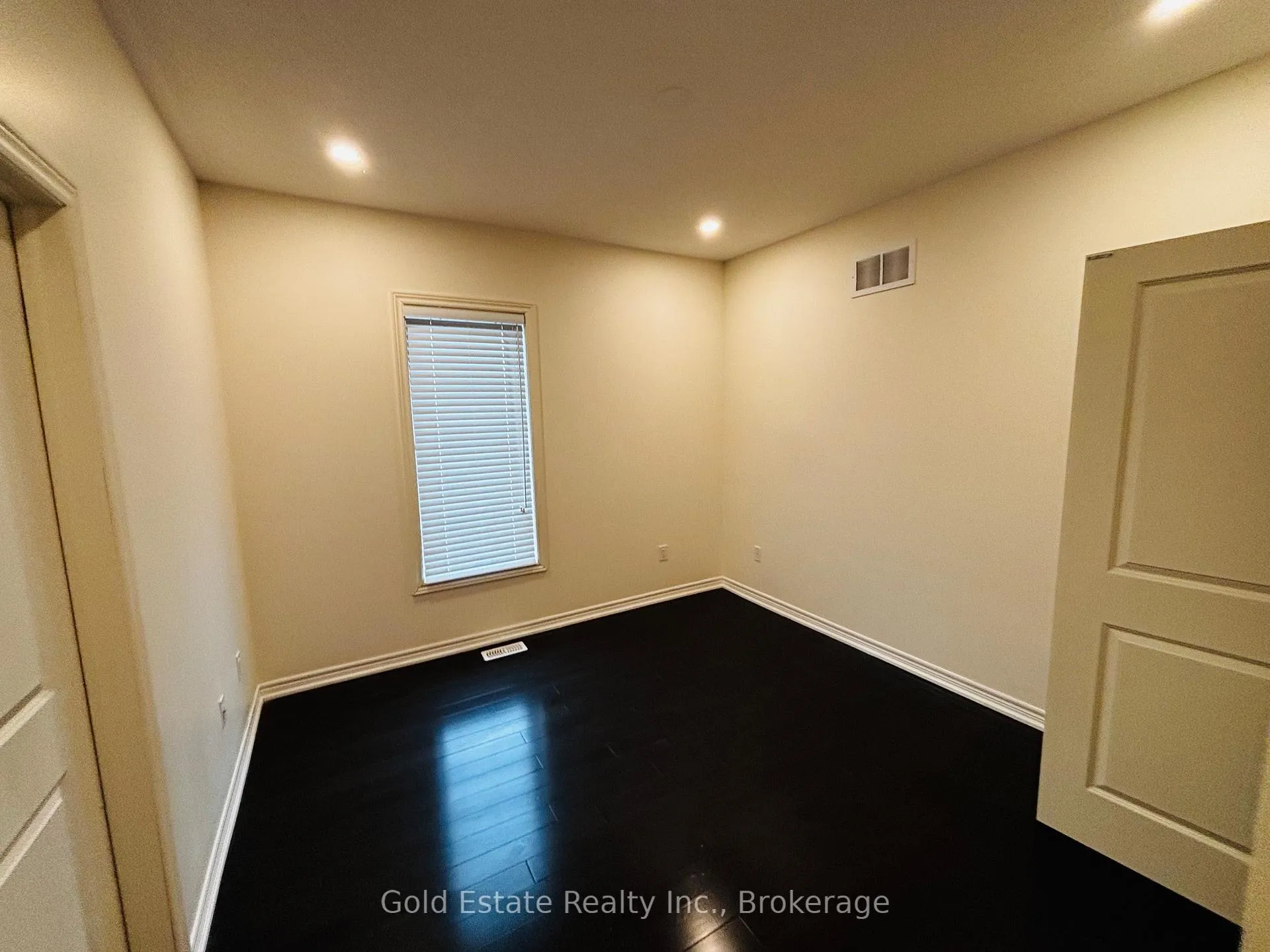 Photo 9 of Unit Upper Unit only, 247 Buick Boulevard, Brampton, Northwest Brampton — HOMEH
