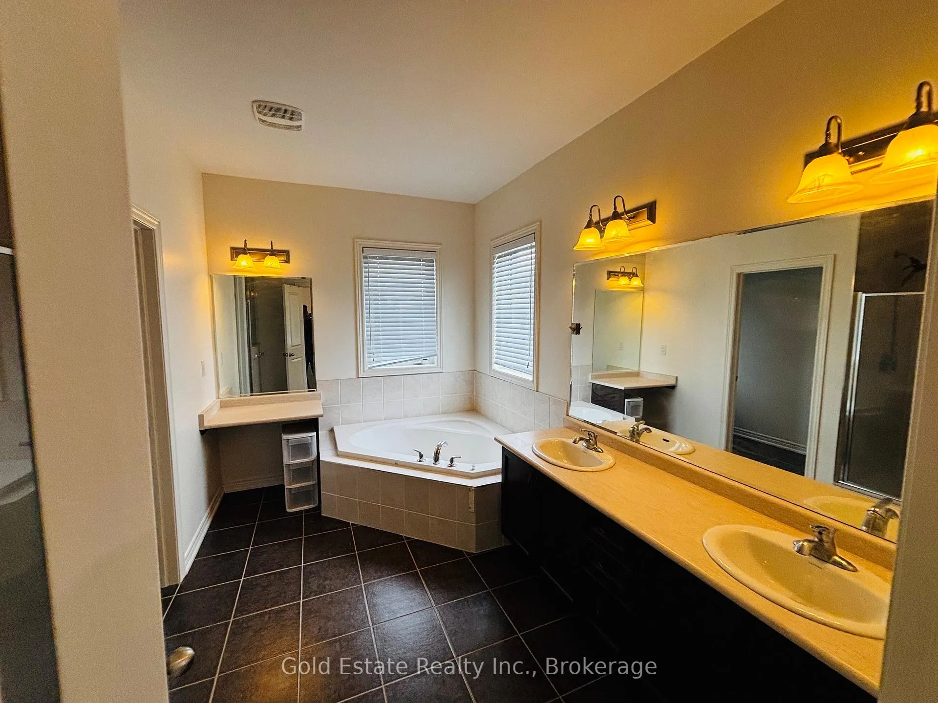 Photo 13 of Unit Upper Unit only, 247 Buick Boulevard, Brampton, Northwest Brampton — HOMEH