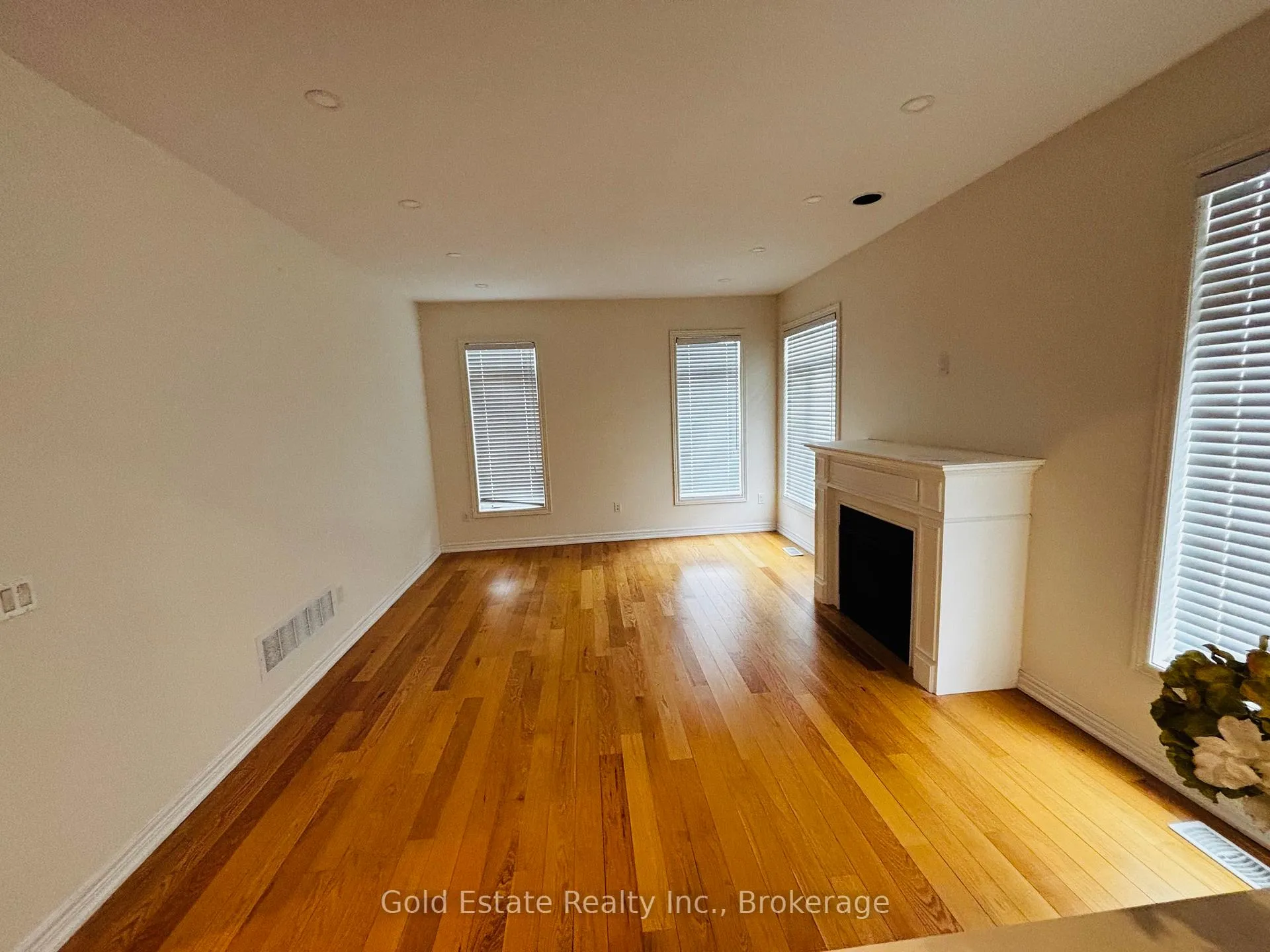 Photo 15 of Unit Upper Unit only, 247 Buick Boulevard, Brampton, Northwest Brampton — HOMEH