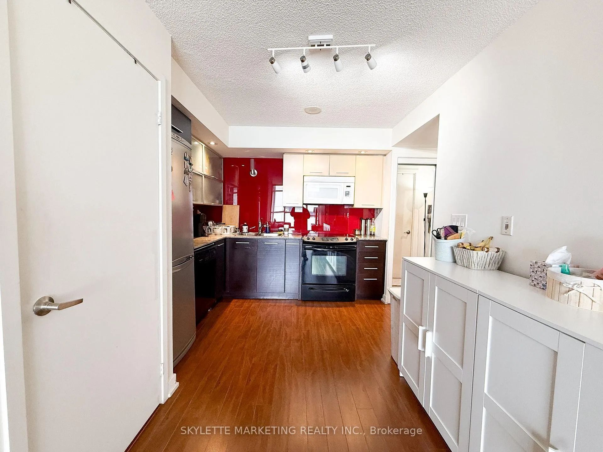 Photo 5 of Unit 505, 8 Telegram Mews, Toronto, Waterfront Communities — HOMEH