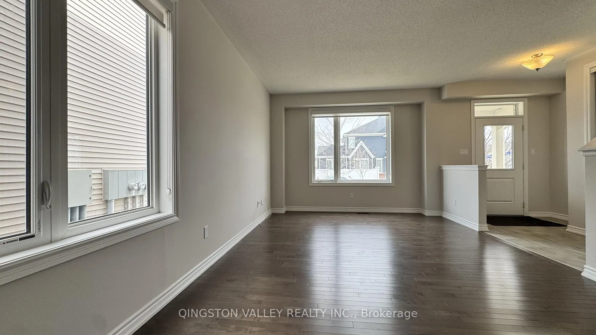 Photo 4 of 820 Horseshoe Falls Way, Ottawa, Barrhaven - Heritage Park — HOMEH