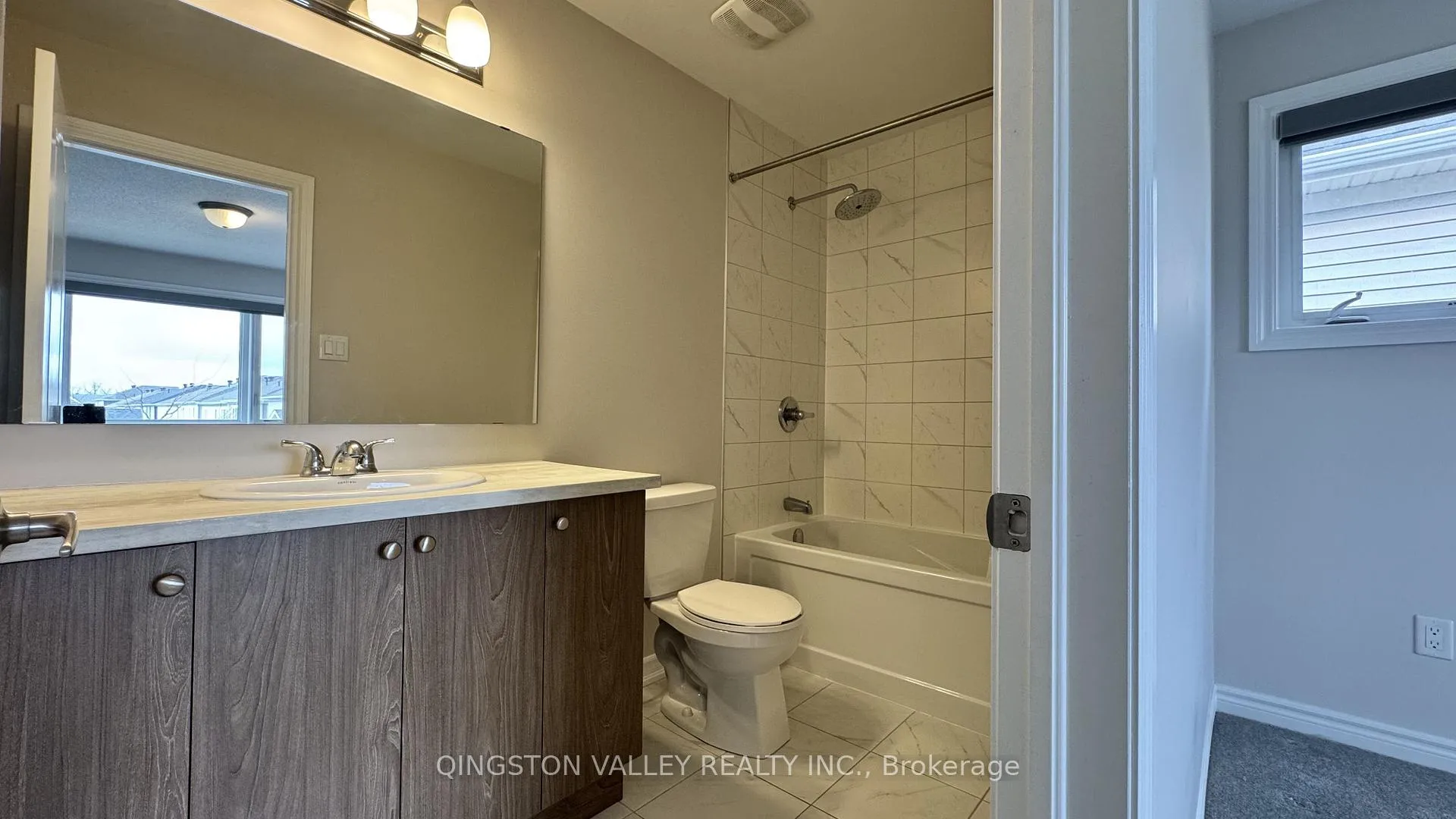 Photo 14 of 820 Horseshoe Falls Way, Ottawa, Barrhaven - Heritage Park — HOMEH