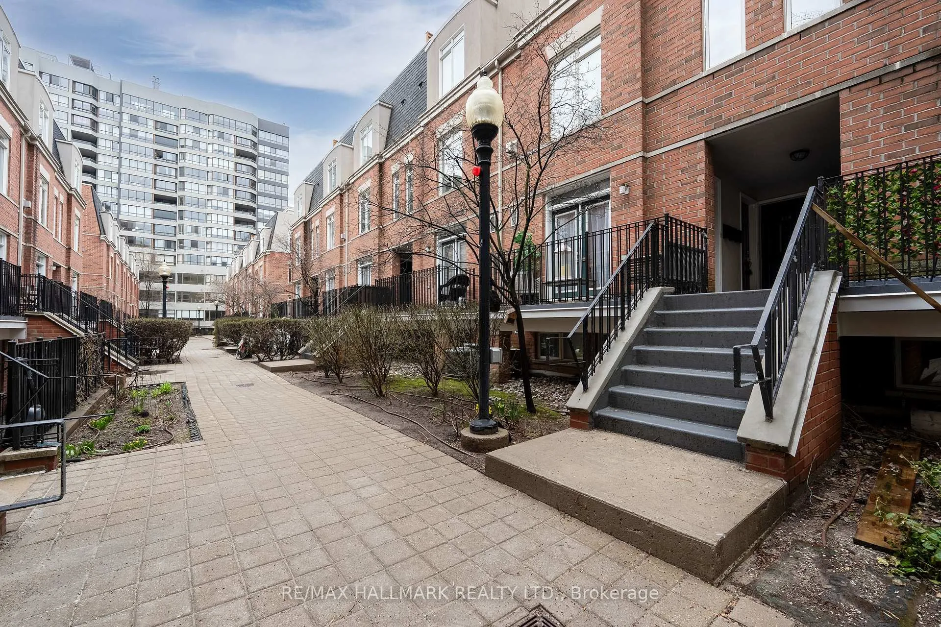 Photo 2 of Unit 214, 415 Jarvis Street, Toronto, Cabbagetown-South St. James Town — HOMEH