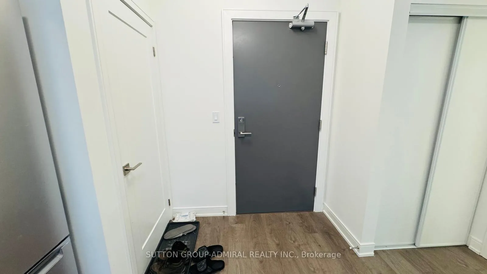 Photo 4 of Unit 1205A, 705 Davis Drive, Newmarket, Huron Heights-Leslie Valley — HOMEH