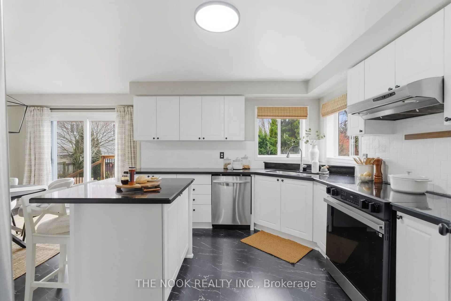 Photo 16 of 22 Selkirk Drive, Whitby, Brooklin — HOMEH
