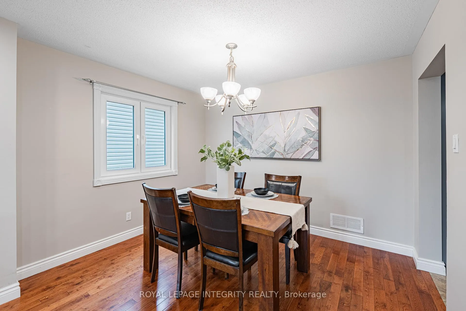 Photo 7 of 21 Queensbury Drive, Ottawa, Barrhaven - Longfields — HOMEH