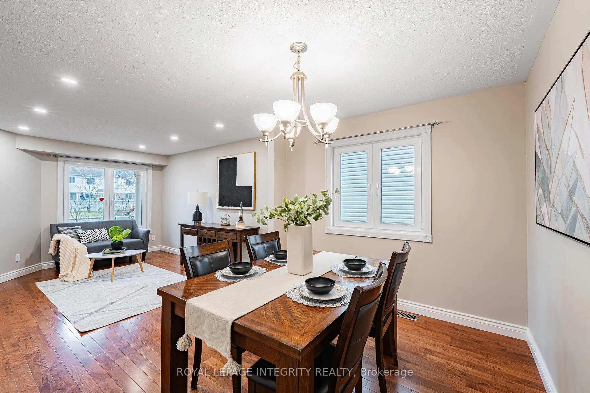 Photo 8 of 21 Queensbury Drive, Ottawa, Barrhaven - Longfields — HOMEH