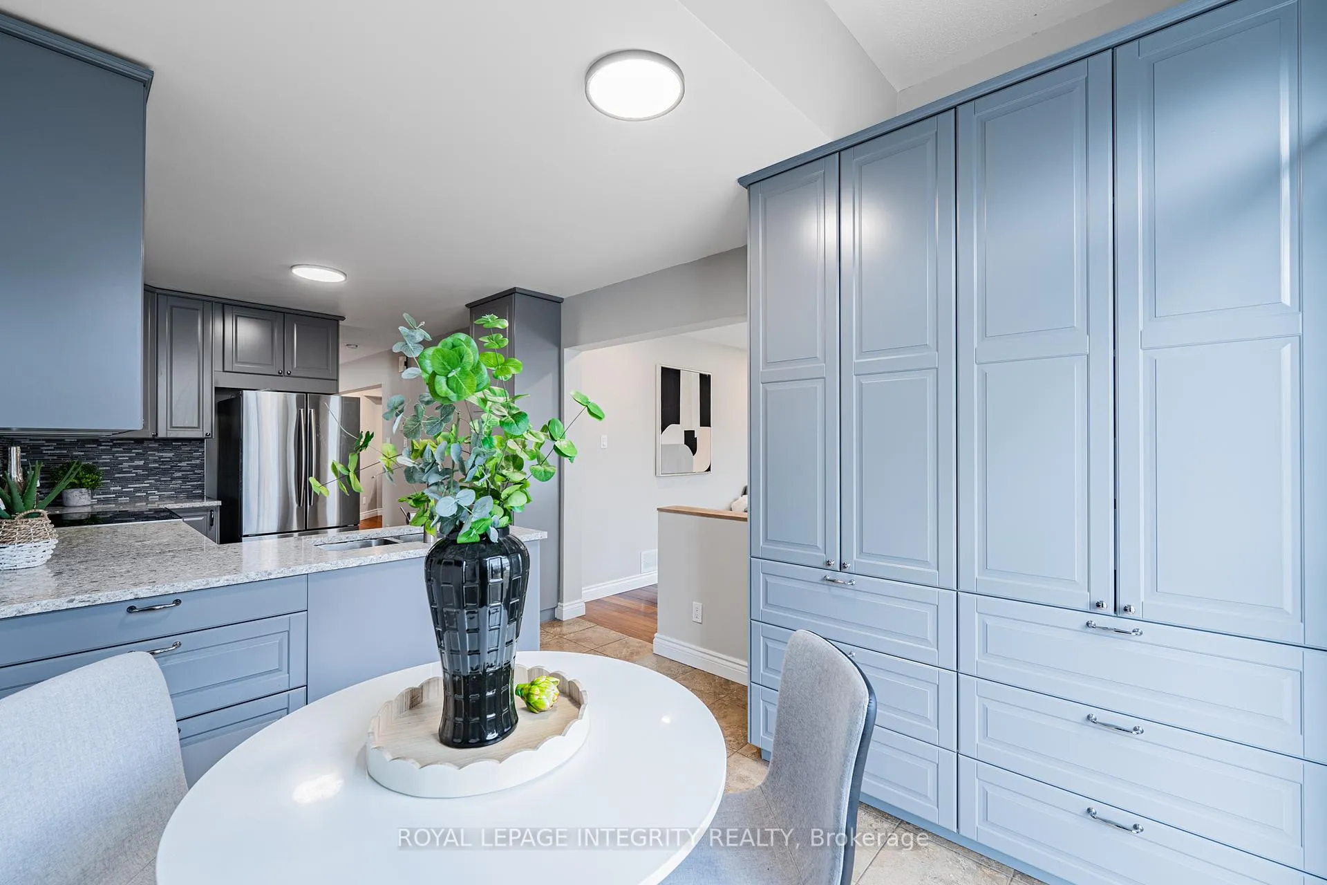 Photo 14 of 21 Queensbury Drive, Ottawa, Barrhaven - Longfields — HOMEH