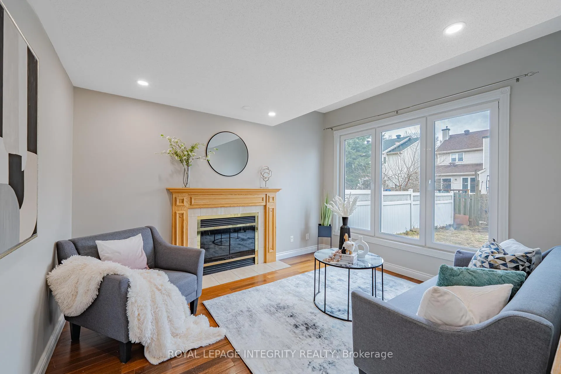 Photo 16 of 21 Queensbury Drive, Ottawa, Barrhaven - Longfields — HOMEH