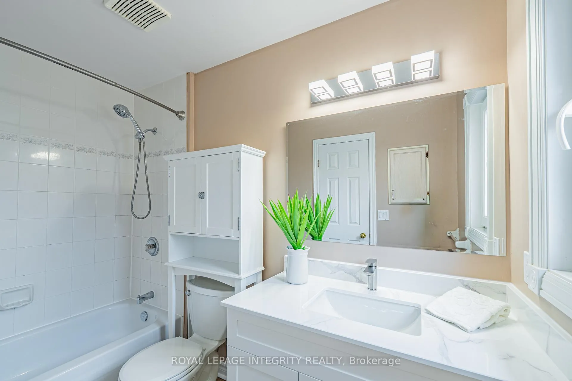 Photo 23 of 21 Queensbury Drive, Ottawa, Barrhaven - Longfields — HOMEH
