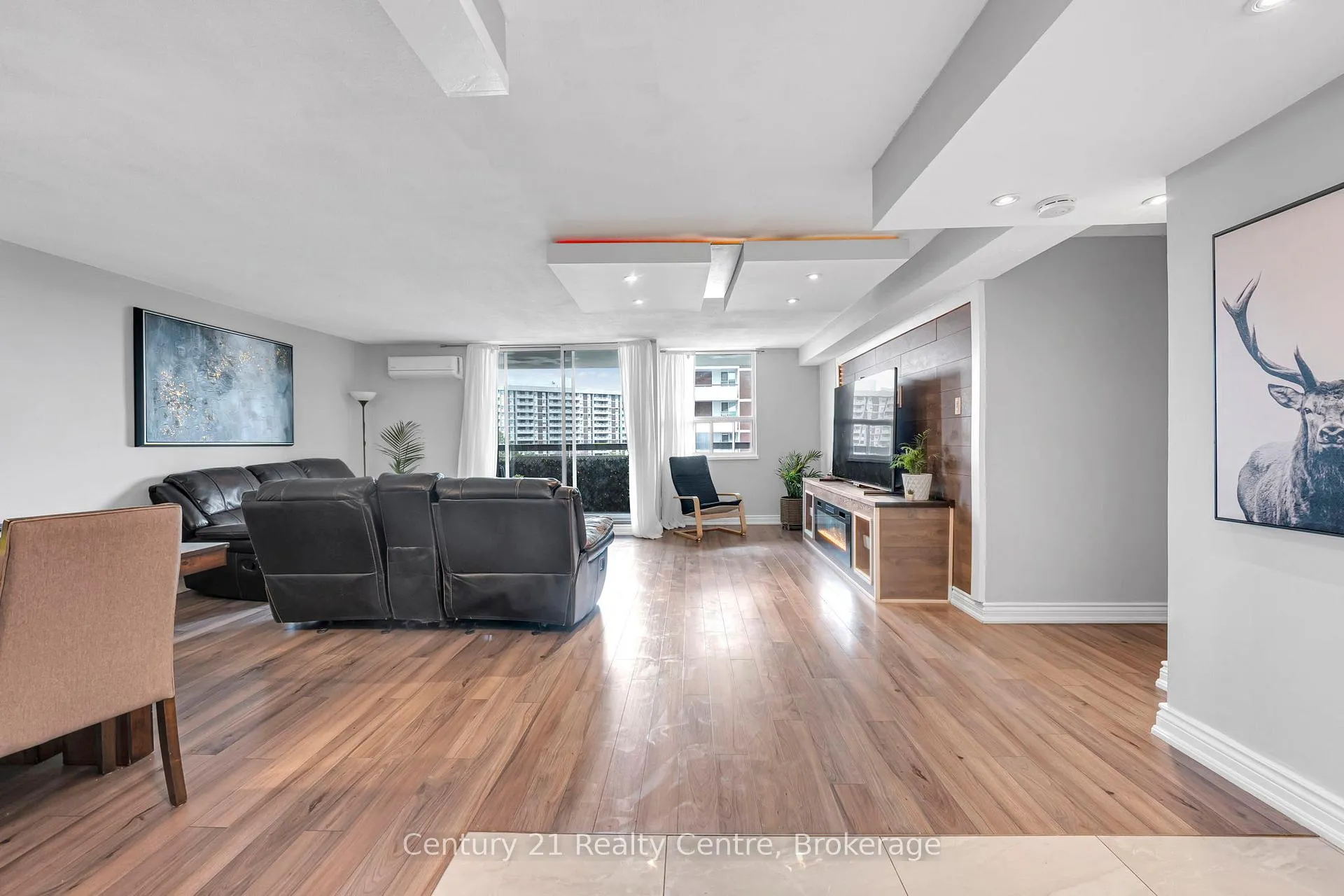 Photo 3 of Unit 509, 1 Royal Orchard Boulevard, Markham, Royal Orchard — HOMEH