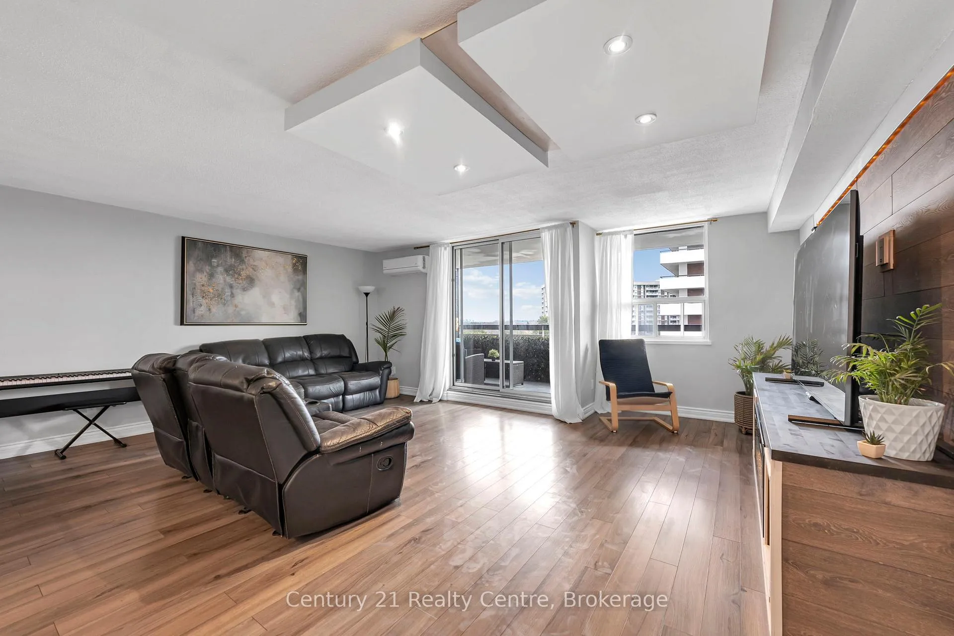 Photo 6 of Unit 509, 1 Royal Orchard Boulevard, Markham, Royal Orchard — HOMEH