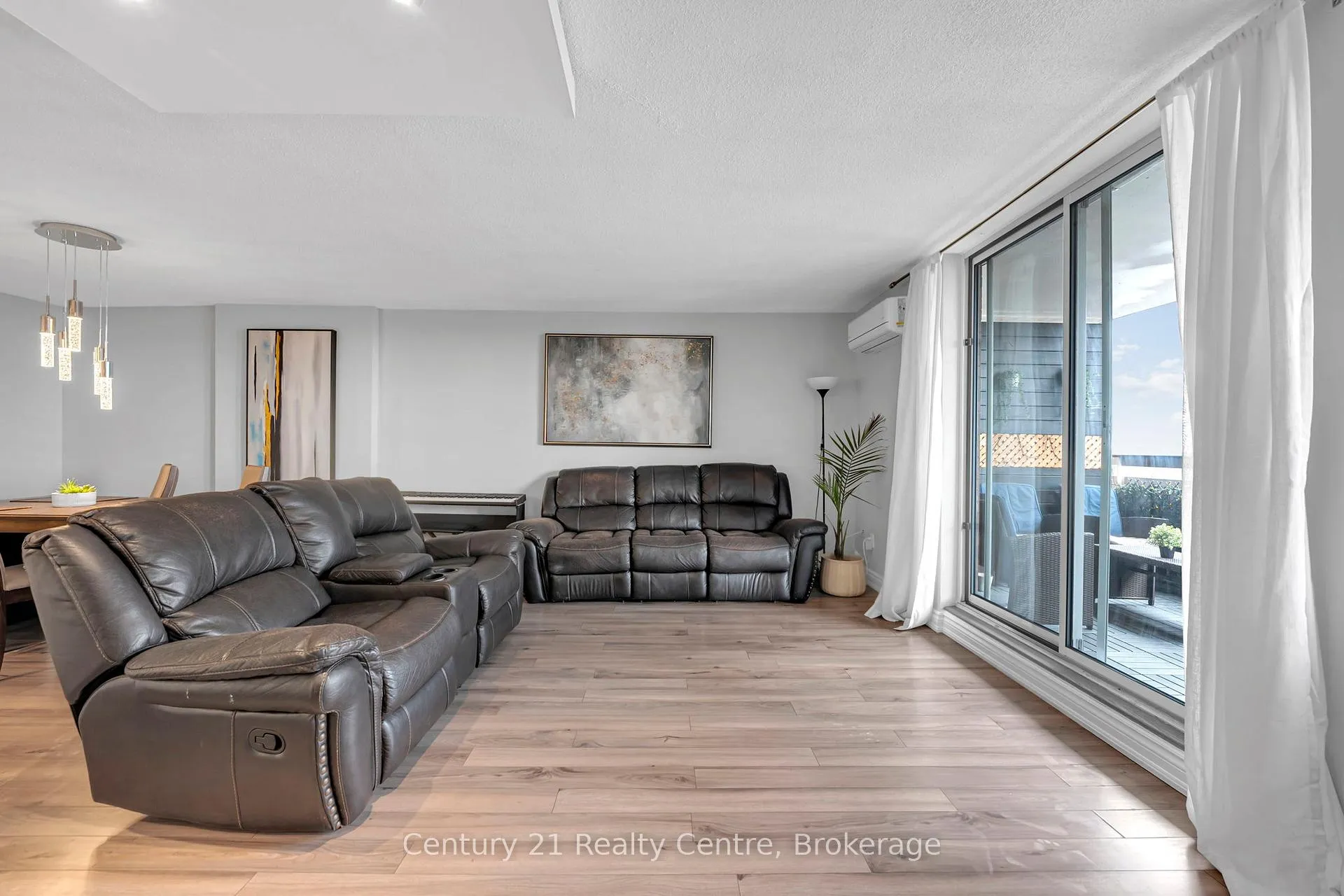 Photo 7 of Unit 509, 1 Royal Orchard Boulevard, Markham, Royal Orchard — HOMEH