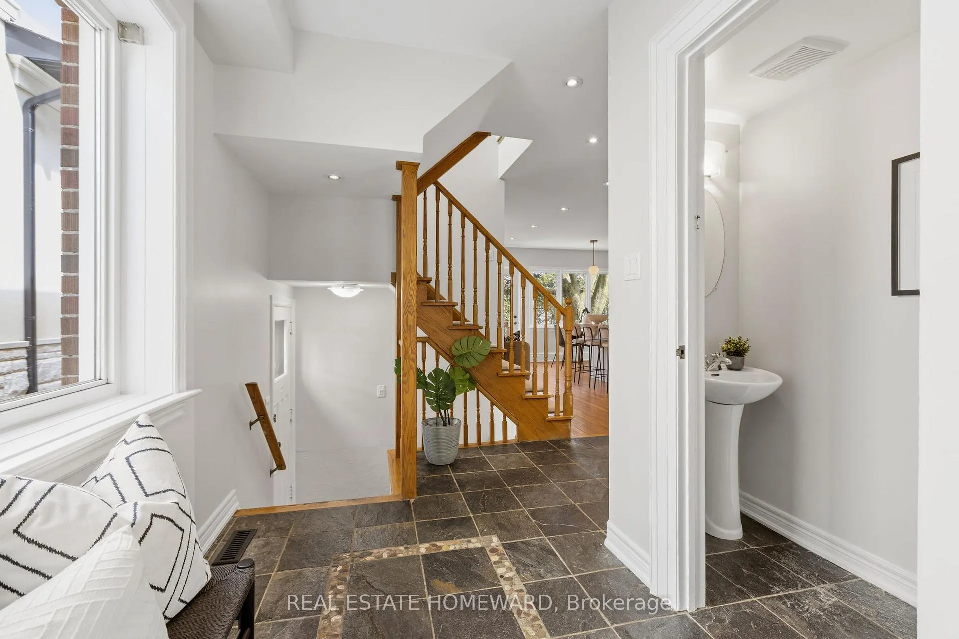 Photo 5 of 57 Fallingbrook Road, Scarborough, Birchcliffe-Cliffside — HOMEH