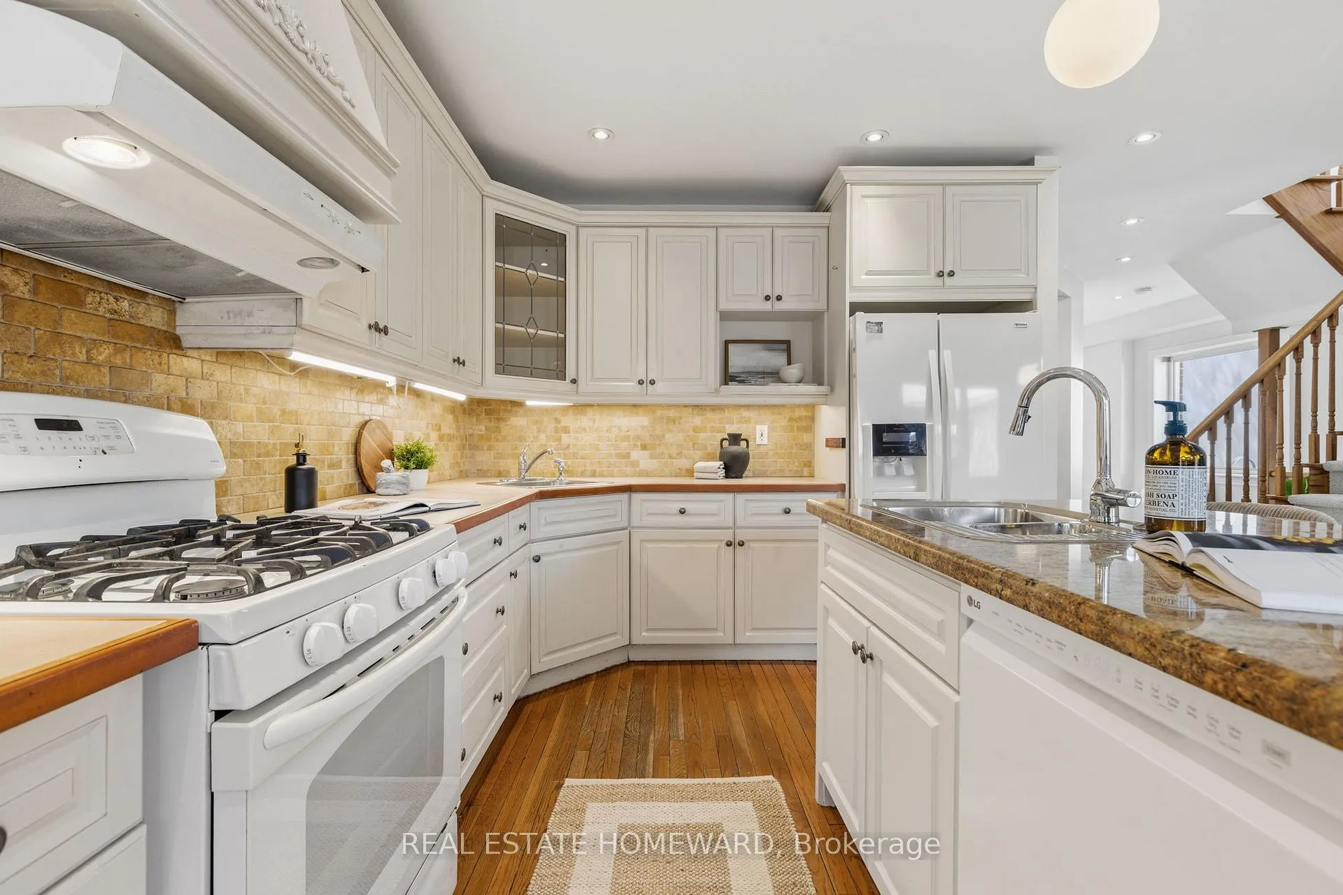 Photo 15 of 57 Fallingbrook Road, Scarborough, Birchcliffe-Cliffside — HOMEH