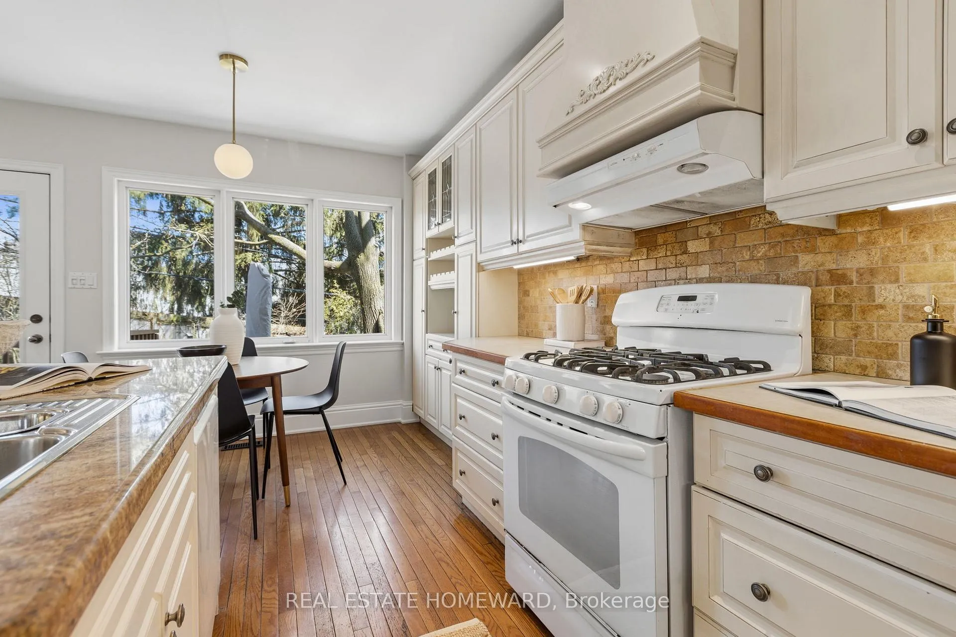 Photo 16 of 57 Fallingbrook Road, Scarborough, Birchcliffe-Cliffside — HOMEH