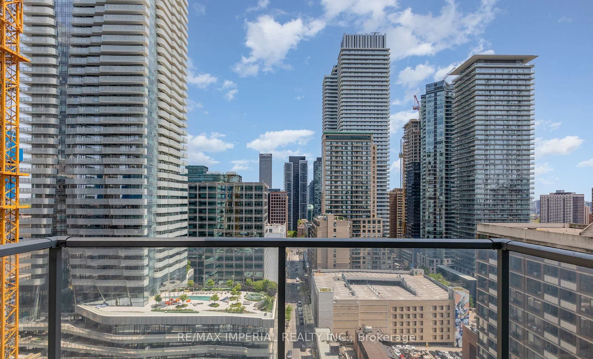 Photo 3 of Unit 2001, 21 Balmuto Street, Toronto, Bay Street Corridor — HOMEH