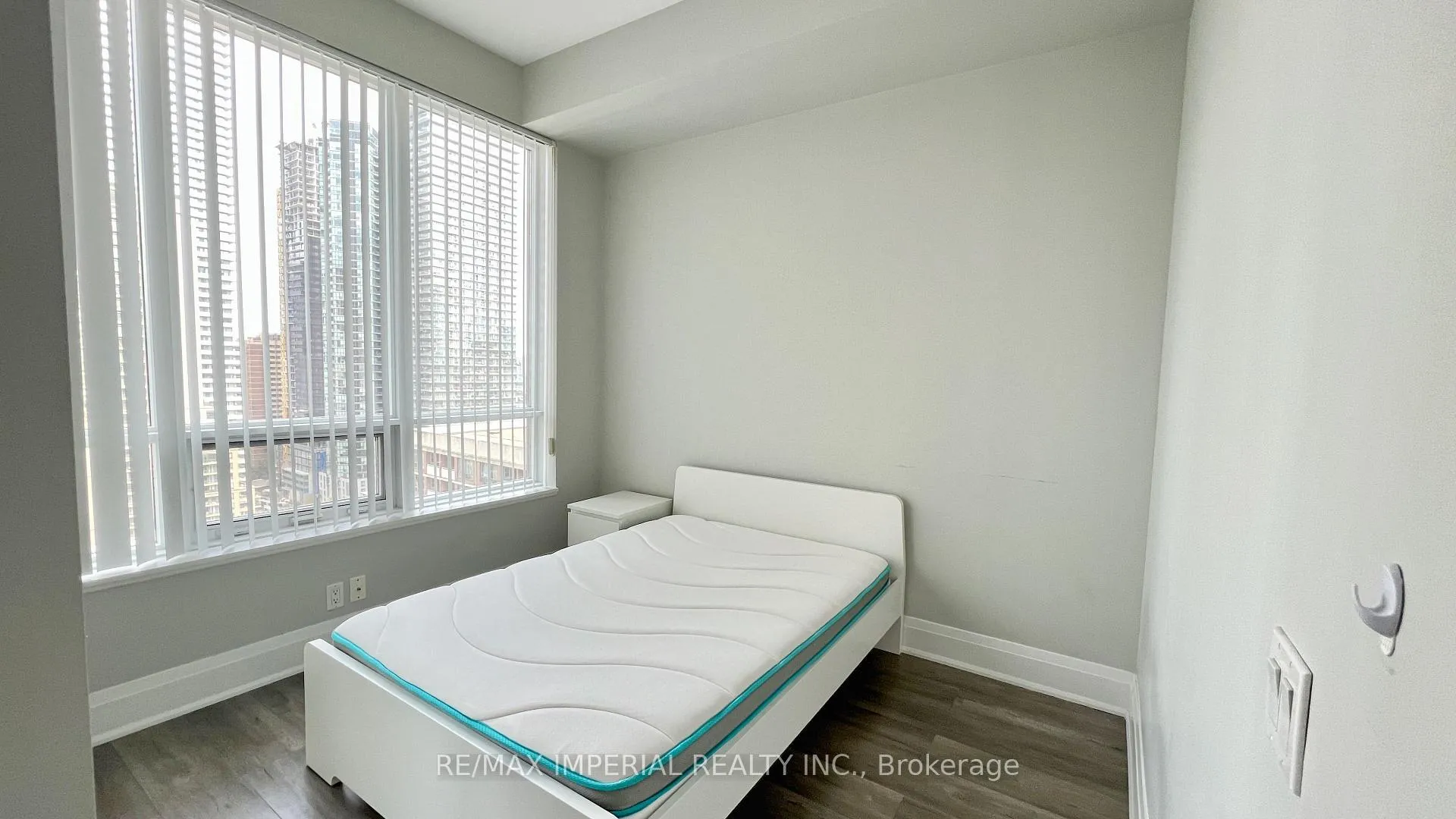 Photo 8 of Unit 2001, 21 Balmuto Street, Toronto, Bay Street Corridor — HOMEH