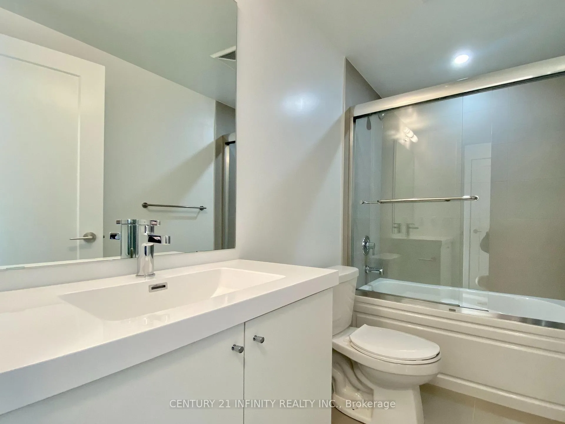 Photo 3 of Unit 2006, 2545 Simcoe Street N, Oshawa, Windfields — HOMEH