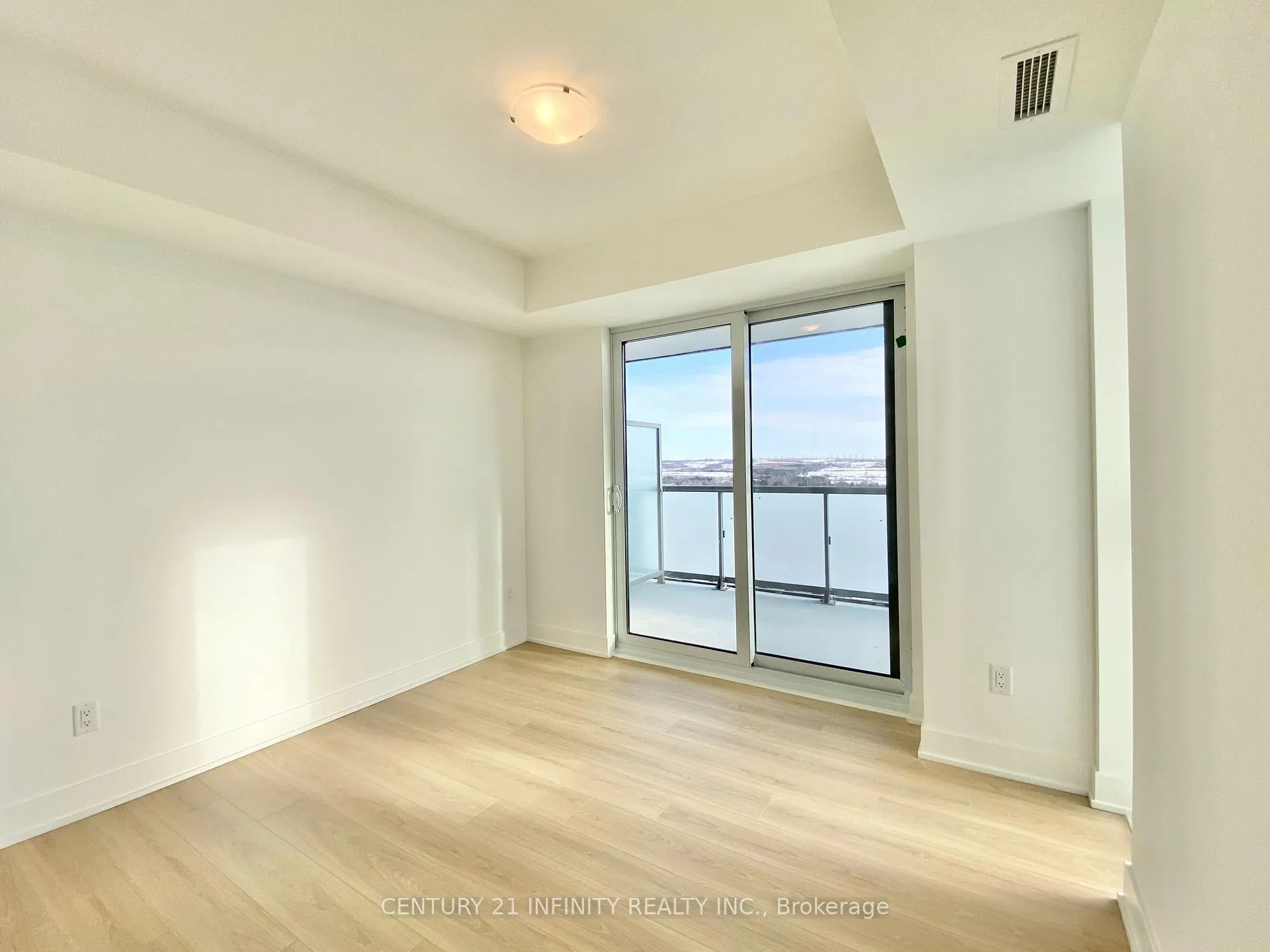 Photo 6 of Unit 2006, 2545 Simcoe Street N, Oshawa, Windfields — HOMEH