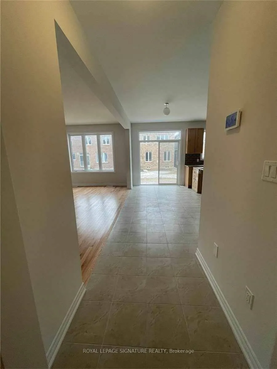 Photo 3 of 404 Blackcherry Crescent, Shelburne — HOMEH
