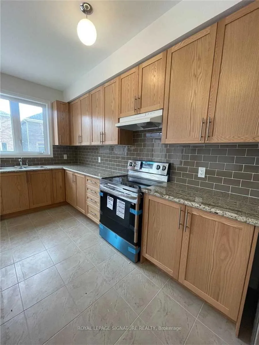 Photo 13 of 404 Blackcherry Crescent, Shelburne — HOMEH
