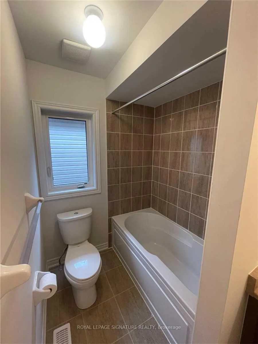 Photo 25 of 404 Blackcherry Crescent, Shelburne — HOMEH